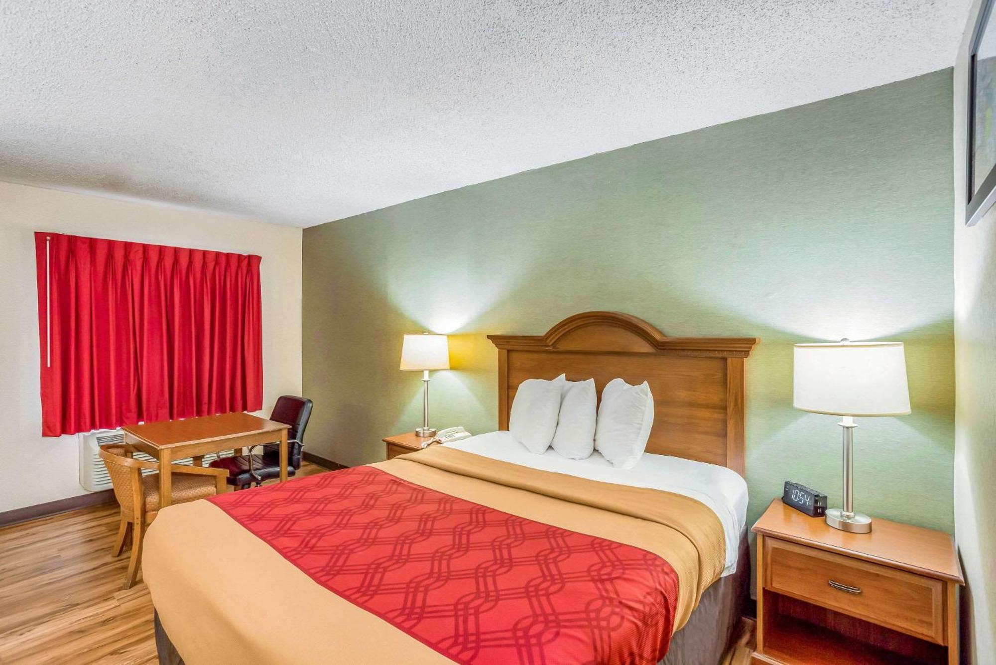 Econo Lodge Huntington - Barboursville University Area Exterior photo