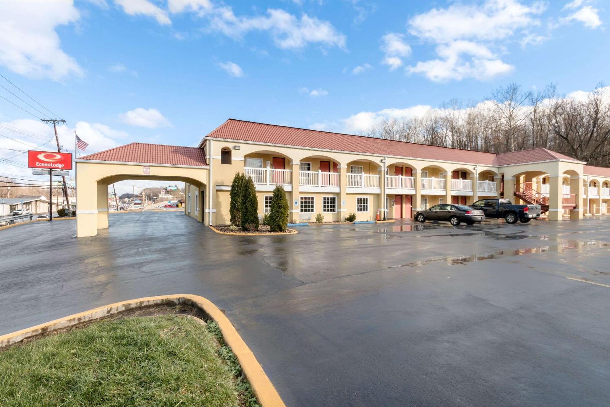 Econo Lodge Huntington - Barboursville University Area Exterior photo