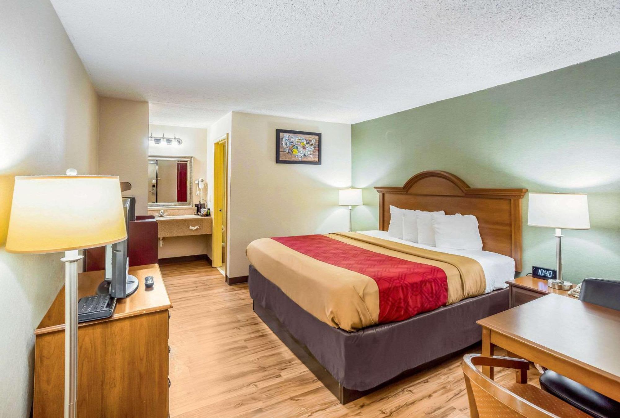 Econo Lodge Huntington - Barboursville University Area Exterior photo