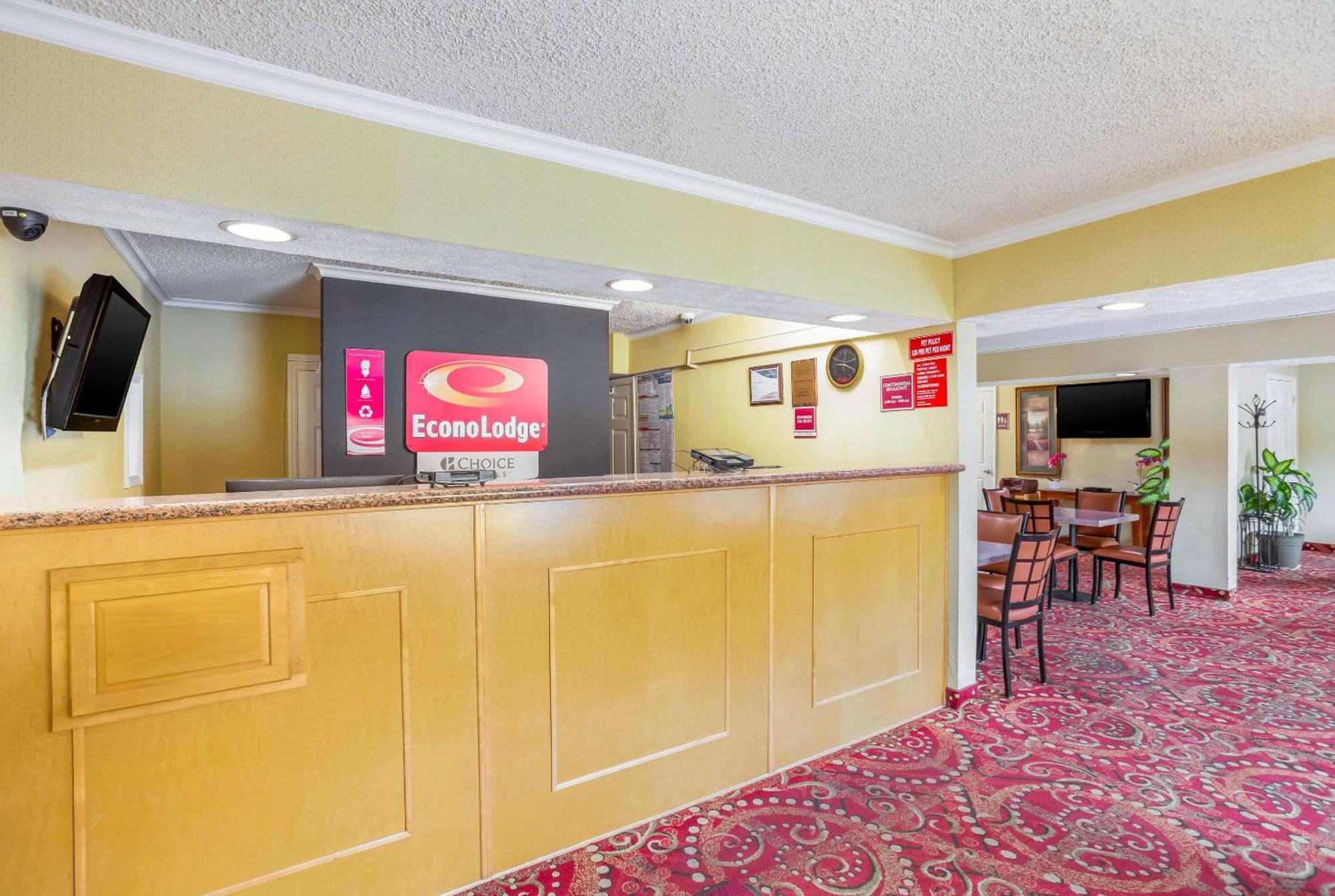 Econo Lodge Huntington - Barboursville University Area Exterior photo
